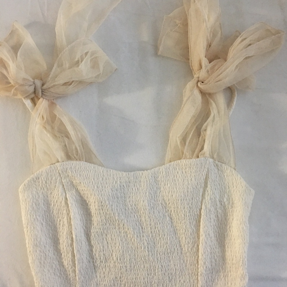 Chic Cream Sleeveless Top with Tulle Straps